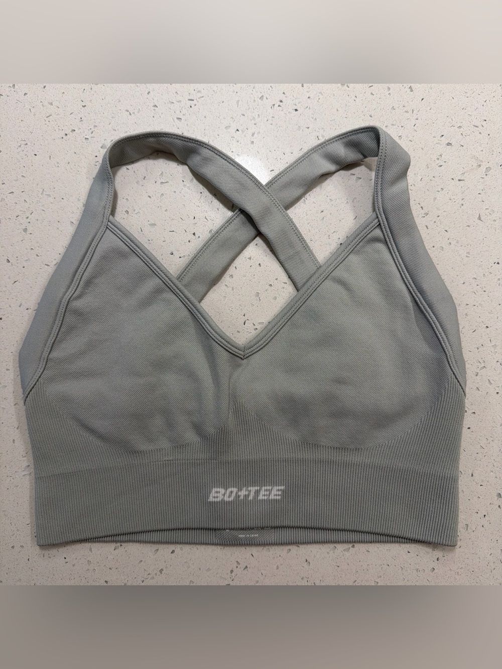 BO+TEE Crossback Seamless Sports Bra in Light Gray